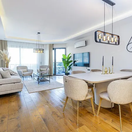 Apartment Utopia - 4 Bedroom Bornova