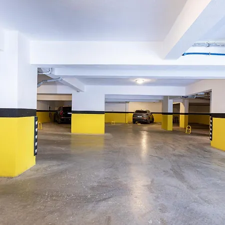 Apartment Utopia - 4 Bedroom Bornova