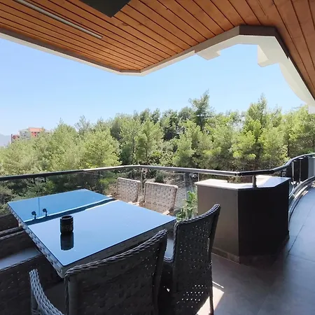 Apartment Utopia - 4 Bedroom Bornova