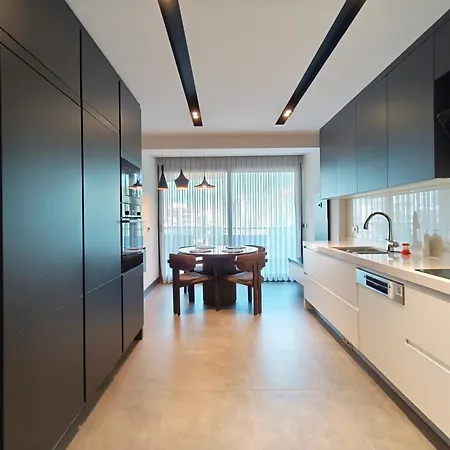 Utopia - 4 Bedroom Apartment *