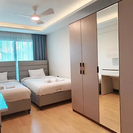 Apartment Utopia - 4 Bedroom *
